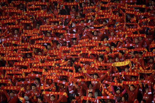 中国足球疯狂讨论国国侃球