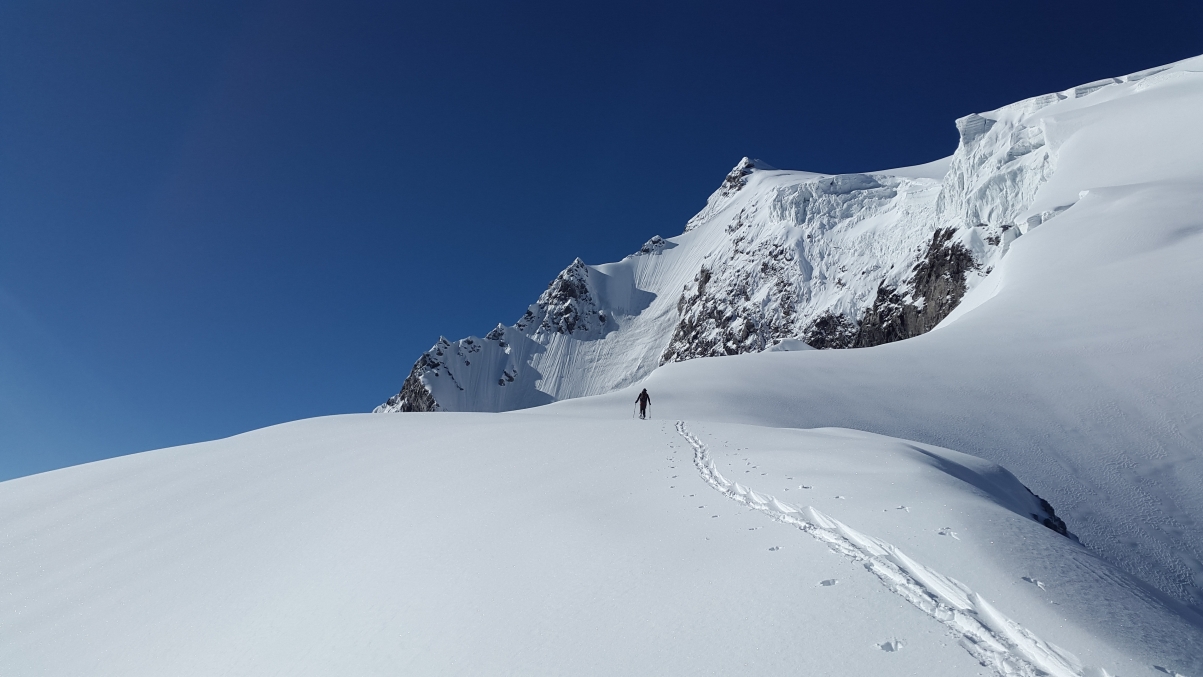 原神上雪山顶_原神怎么上雪山山顶_原神雪山上山顶