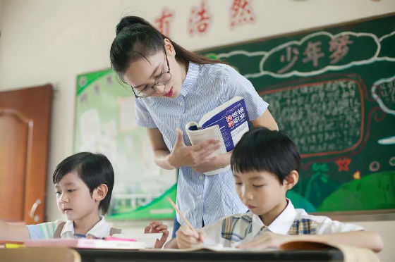 yy怎么直播游戏让朋友看_小班手指游戏小乌龟教案_让小朋友放下手机游戏教案