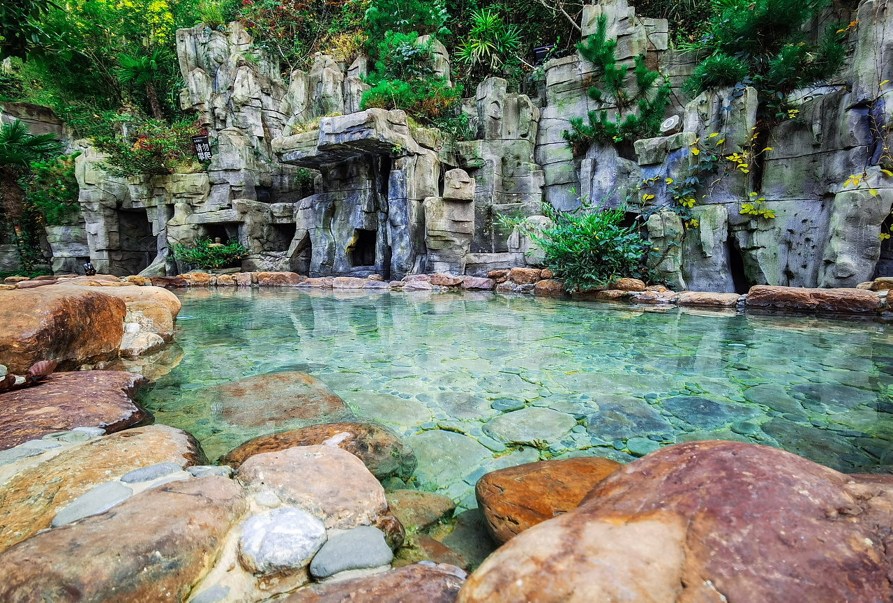 水谷雫：日本温泉王国，美景与温泉齐备