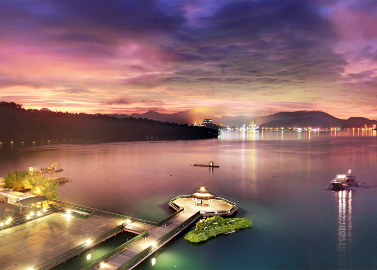 长津湖水门桥免费完整观看-历史传承与湖光山色：长津湖水门桥的