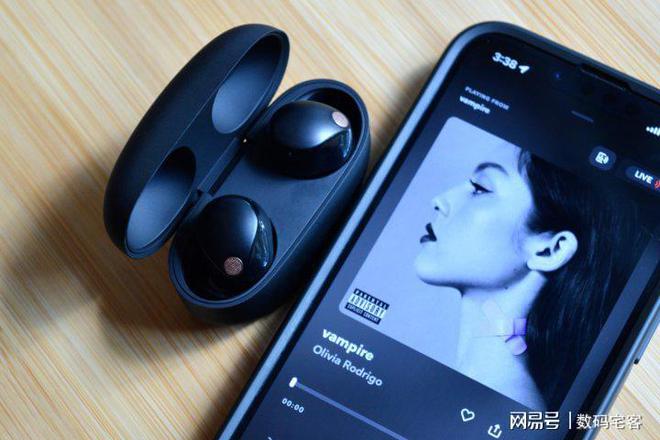 airpods一代_airpods一代_第一代airpods