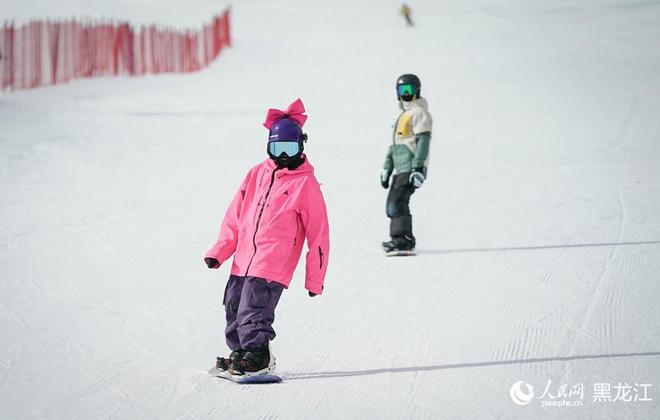 滑雪平衡训练_手机平衡滑雪游戏_平地滑雪游戏