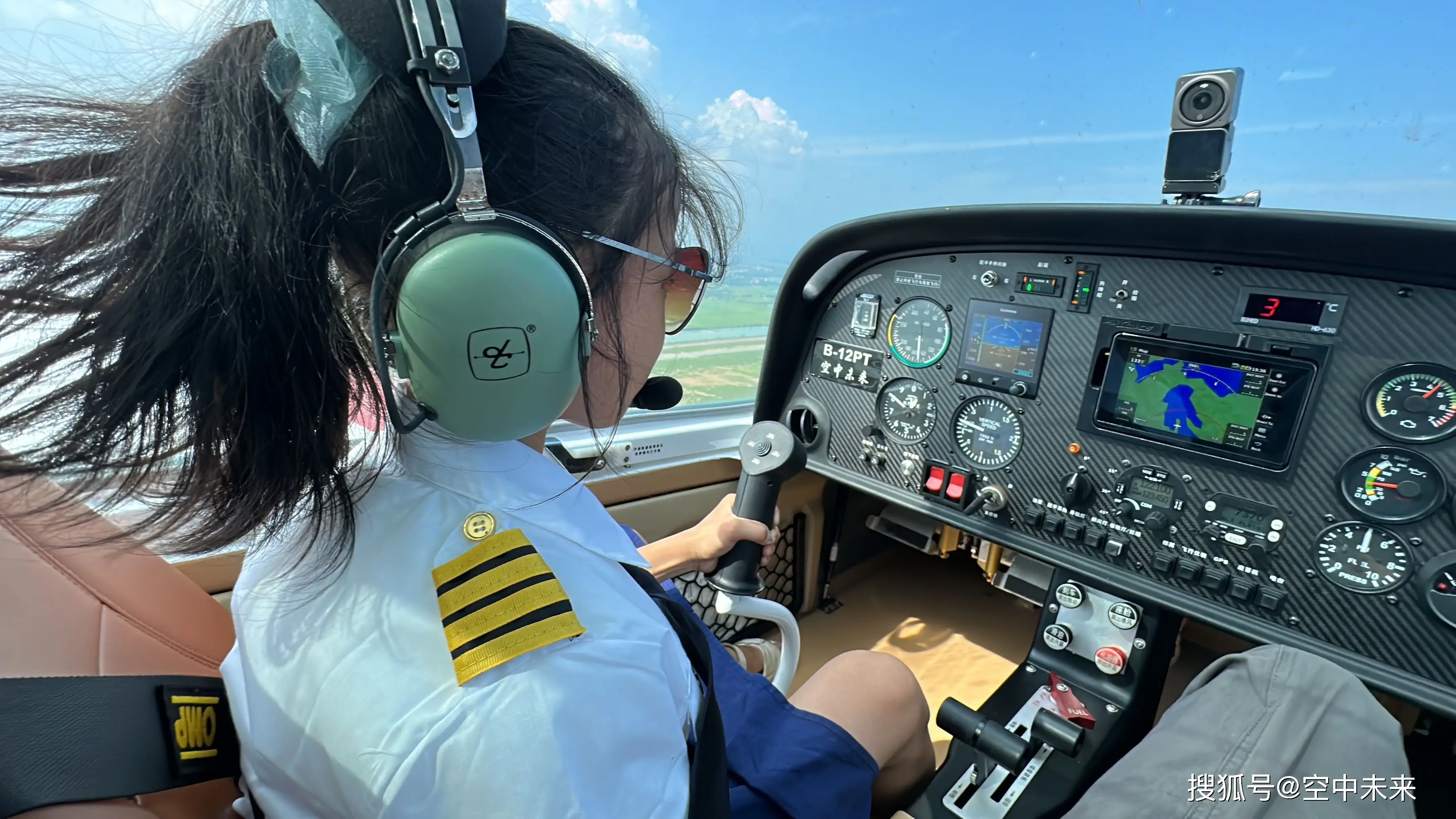 飞行空中手机游戏叫什么_手机空中飞行游戏_有一款飞机游戏叫空中什么