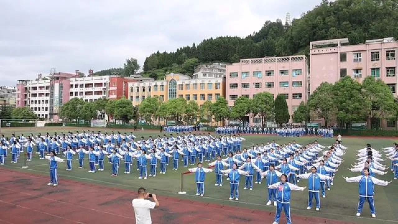 课间操的游戏_课间操前互动游戏_手机上最火的课间操游戏