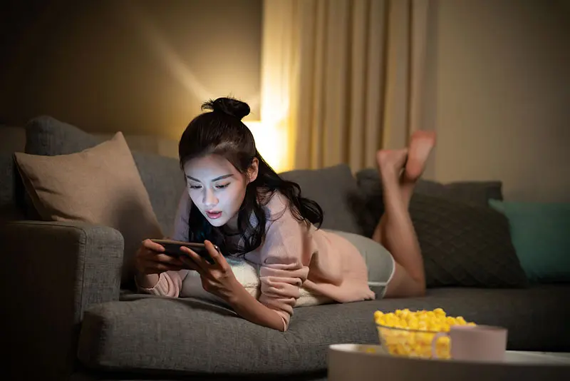 手机玩游戏退出原因_原因退出玩手机游戏会怎么样_为什么手机退出游戏就会重启