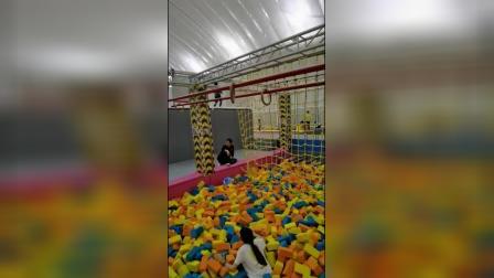 儿童跳跳游戏图片怎么画_跳跳儿童手机游戏官网_手机游戏儿童跳跳